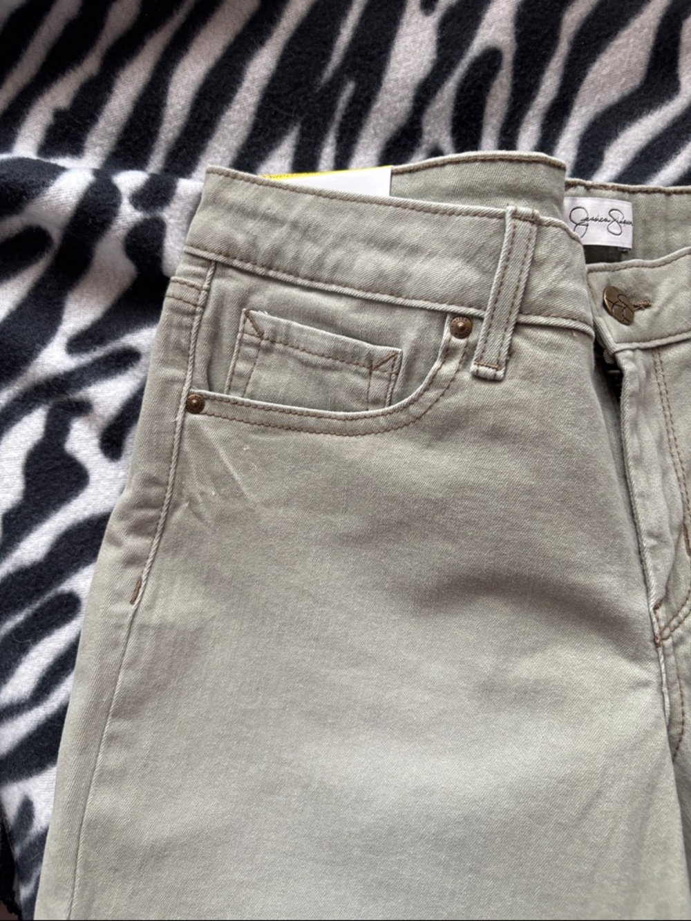 🔶NEW Jessica Simpson Rolled Cuff Shorts - Picture 7 of 9